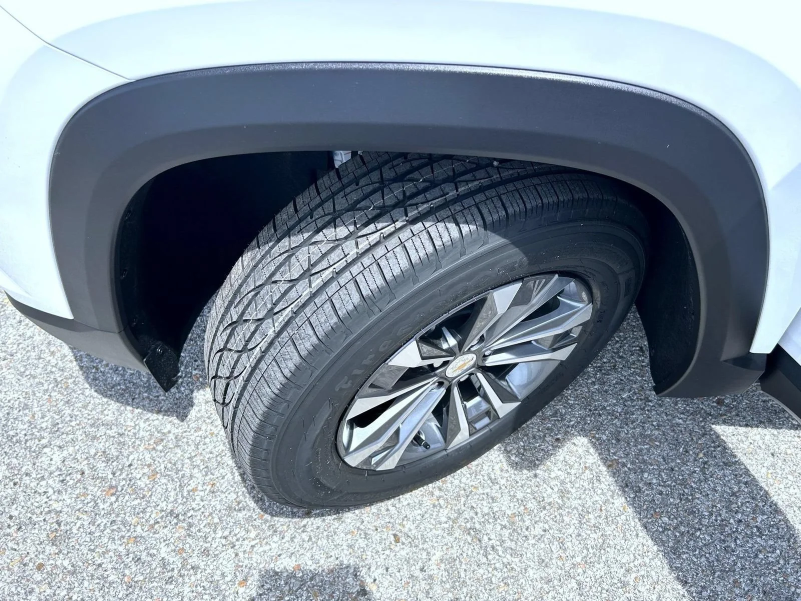 2026 Chevrolet Equinox LT - Photo 25