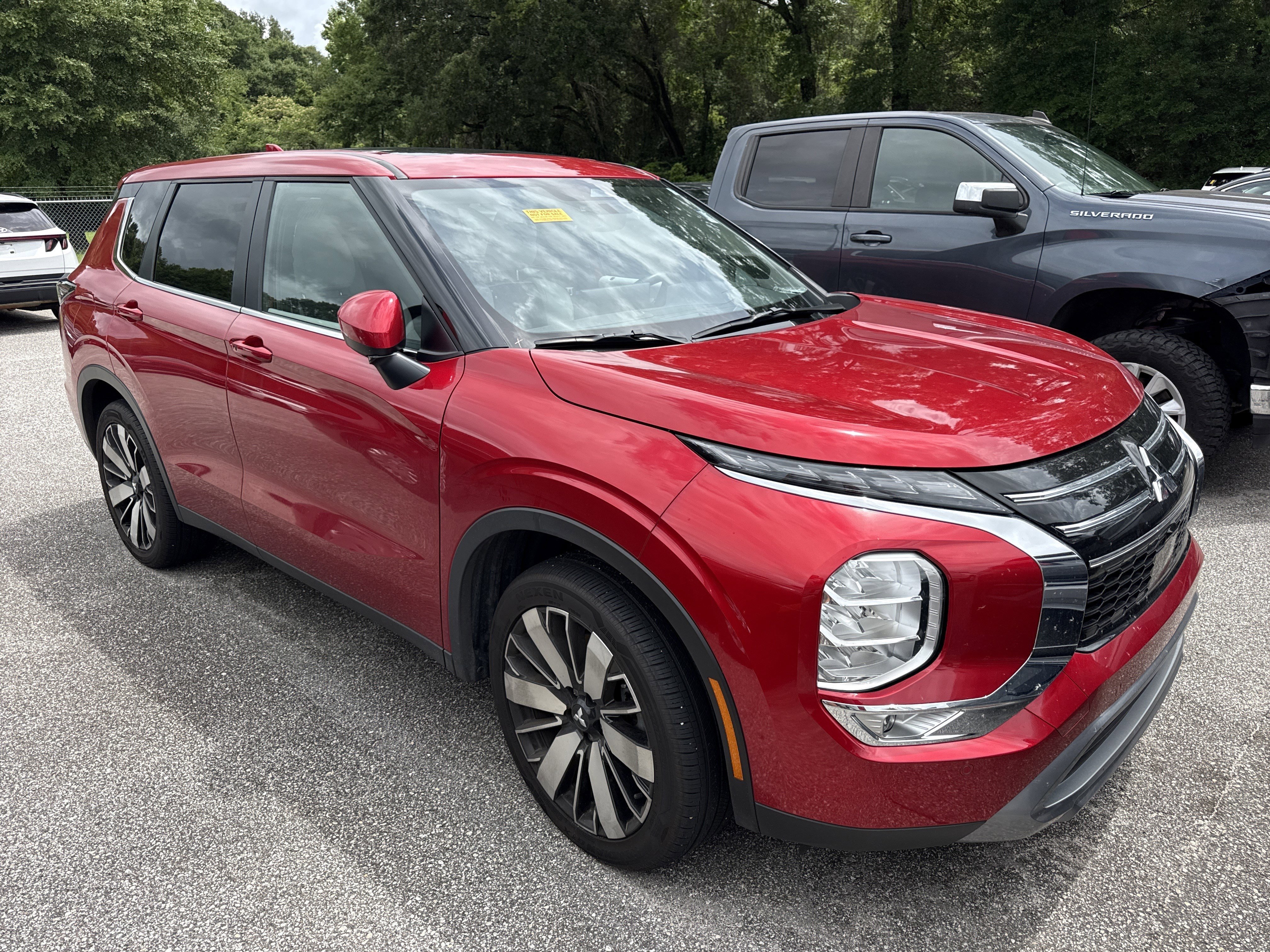 2025 Mitsubishi Outlander SE 2WD's photo