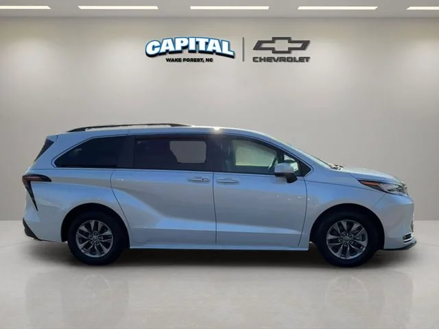 Used 2023 Beige Toyota XLE image 6