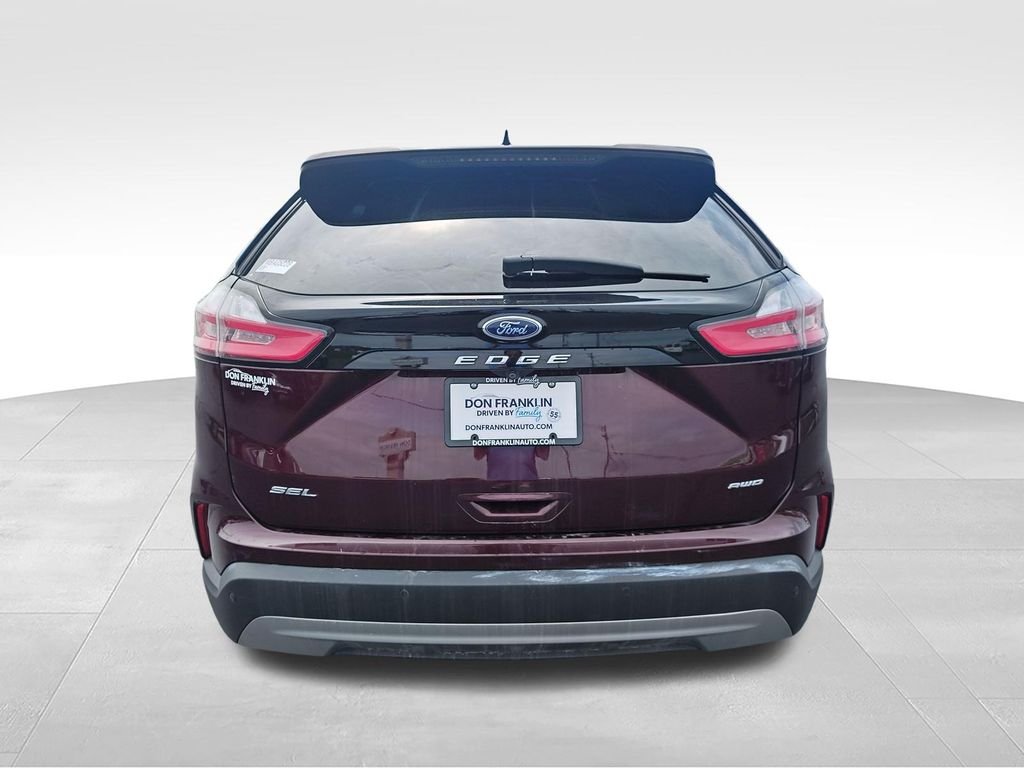 Used 2021 Red Ford SEL image 4