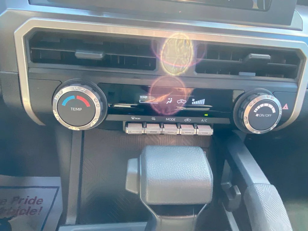 Used 2025  Toyota SR5 image 22