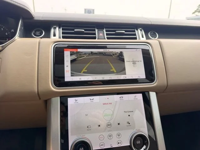 Used 2018 White Land Rover HSE image 12