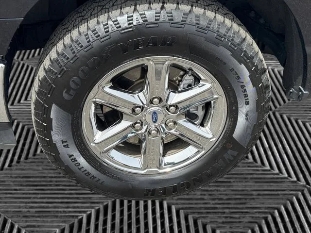 Used 2025 Black Ford XLT image 9