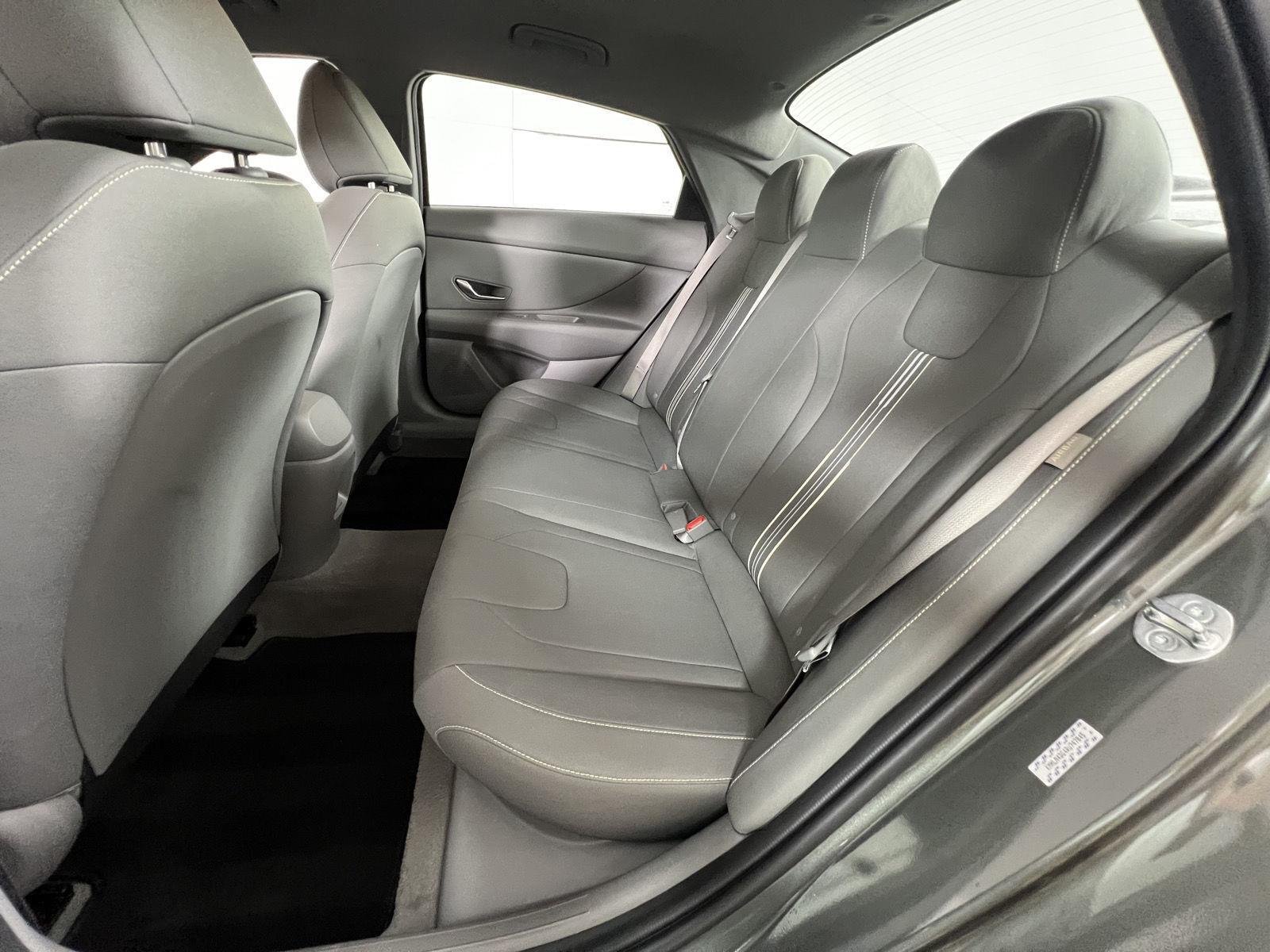 Used 2024 Amazon Gray Hyundai SEL image 19
