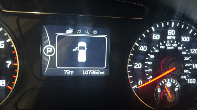 Used 2016 Snow White Pearl Kia LX image 10