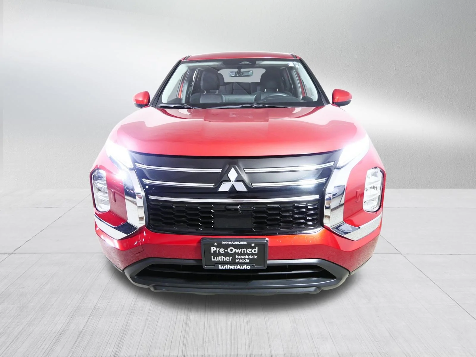 Used 2025 Red Diamond Mitsubishi ES image 2