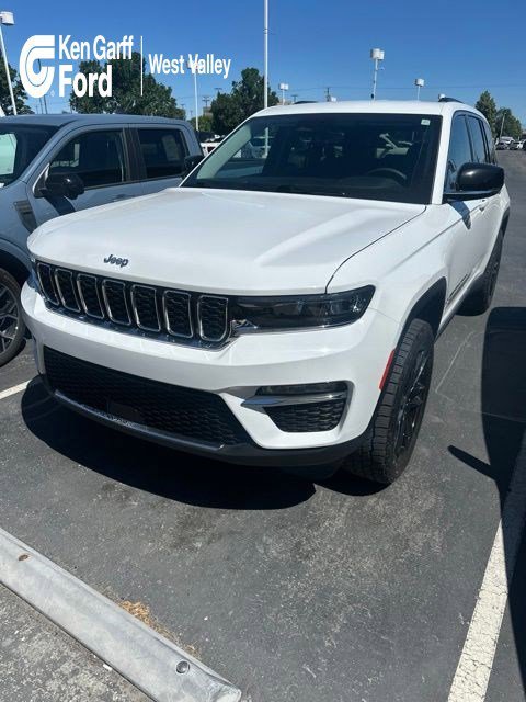 Used 2023 Bright White Clearcoat Jeep Limited image 1