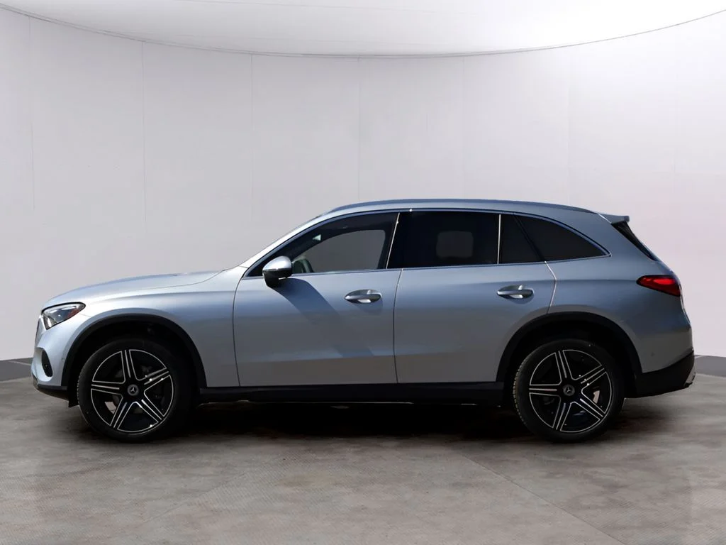 New 2026 Cirrus Silver Metallic Mercedes-Benz GLC 300 image 4