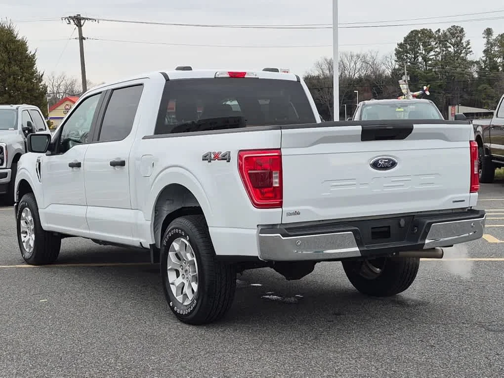 Certified Used 2023 Oxford White Ford XLT image 4