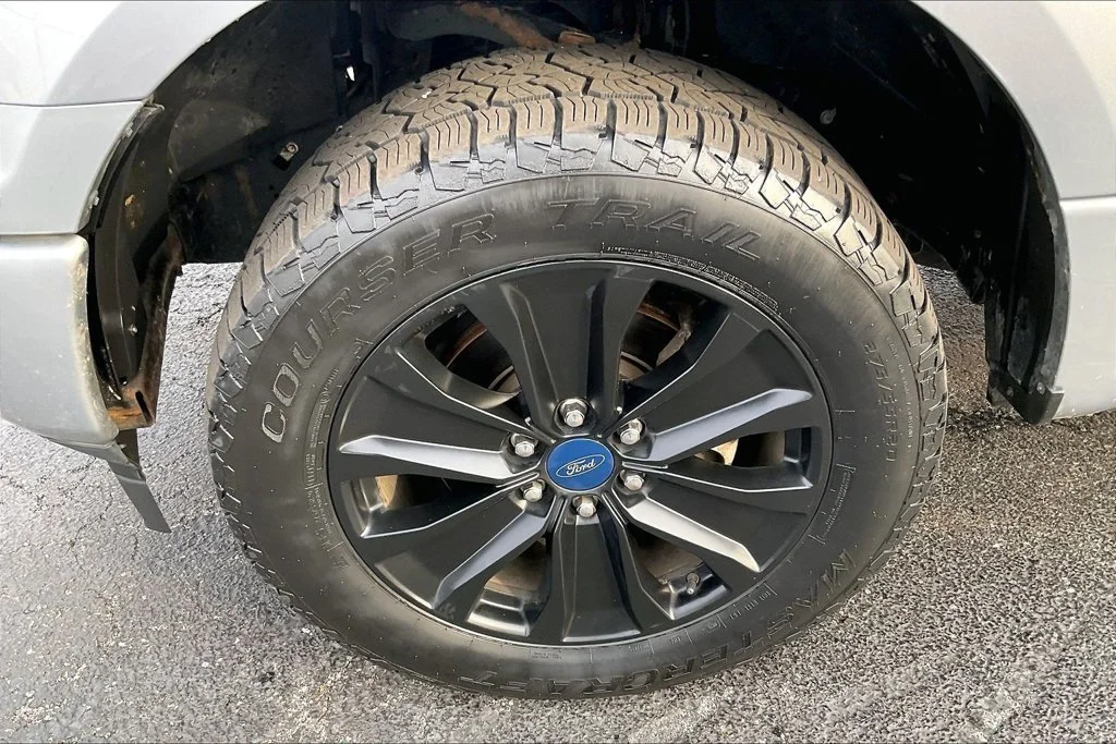 Used 2020 Silver Metallic Ford XL image 8