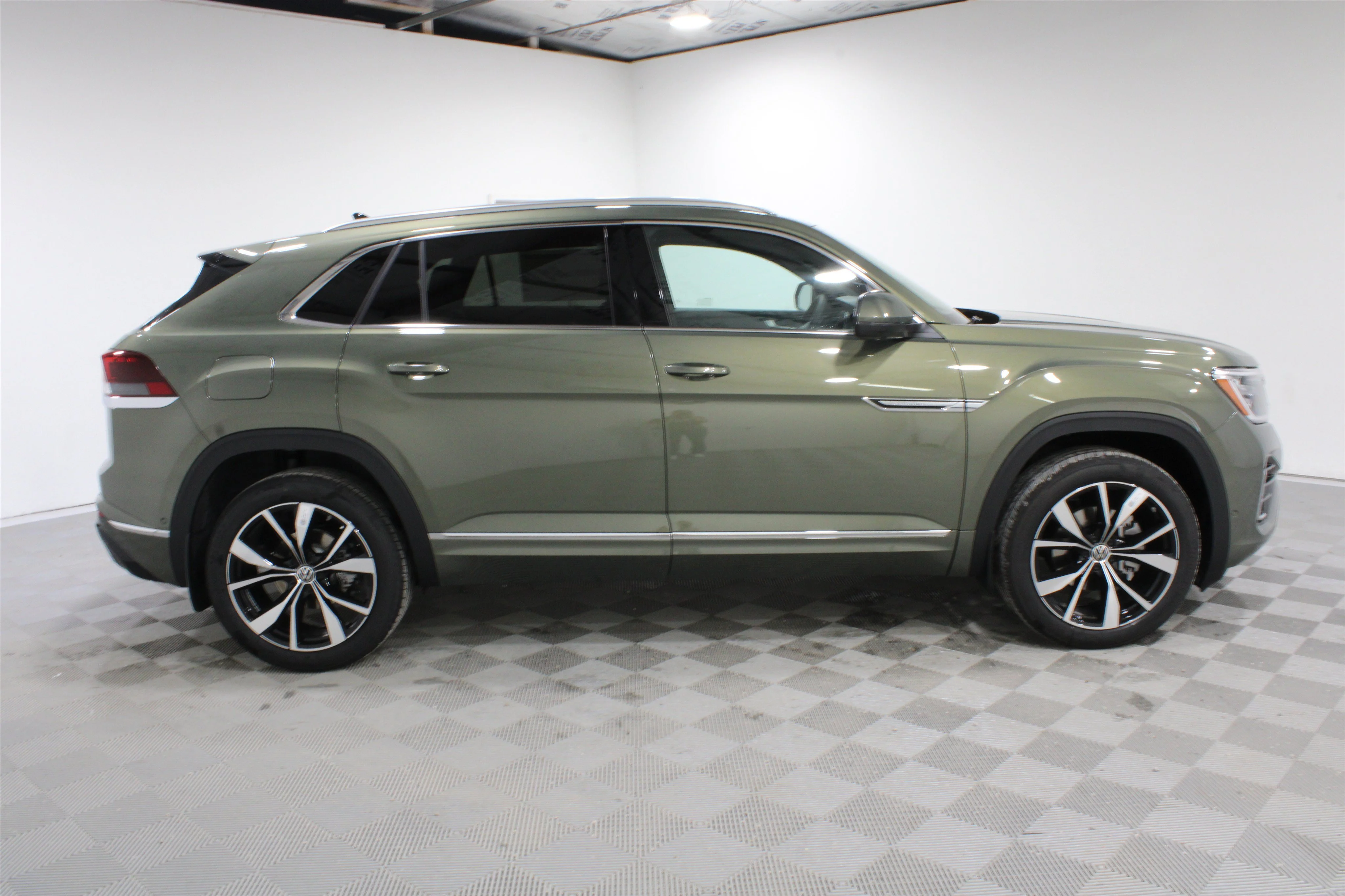 New 2026 Avocado Green Pearl Volkswagen 2.0T SEL Premium R-Line image 25