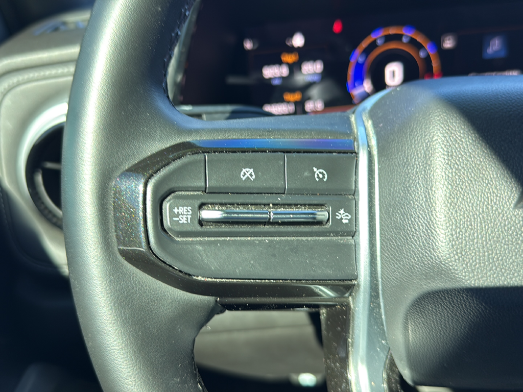 Used 2024 White Chevrolet LT image 23