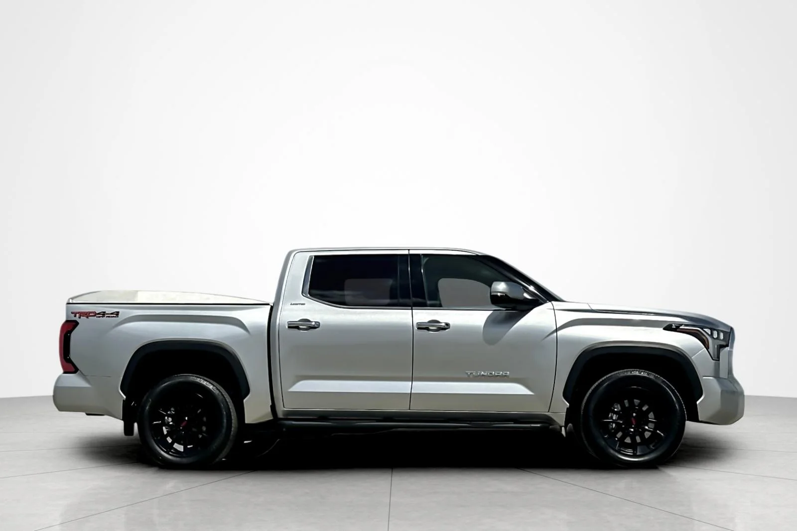 Used 2023 CELESTIAL SILVER MET Toyota Limited image 6