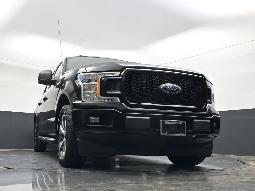 Used 2019 Black Metallic Ford XL image 31
