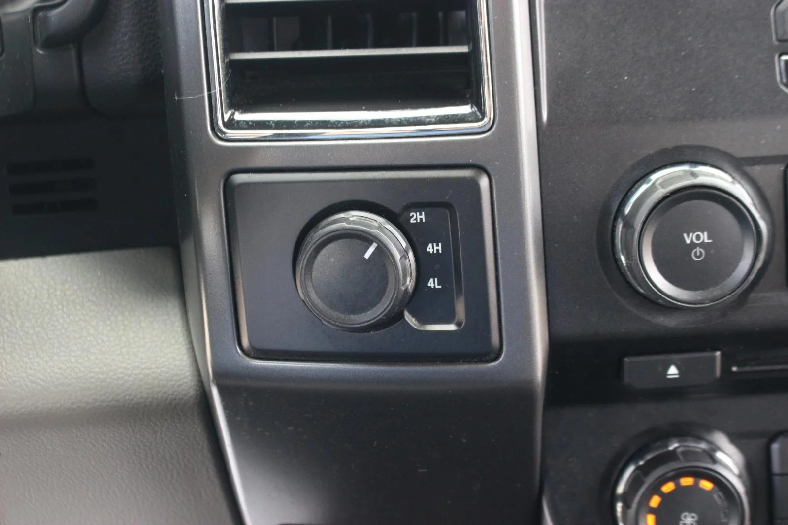 Used 2018 Grey Ford XL image 20