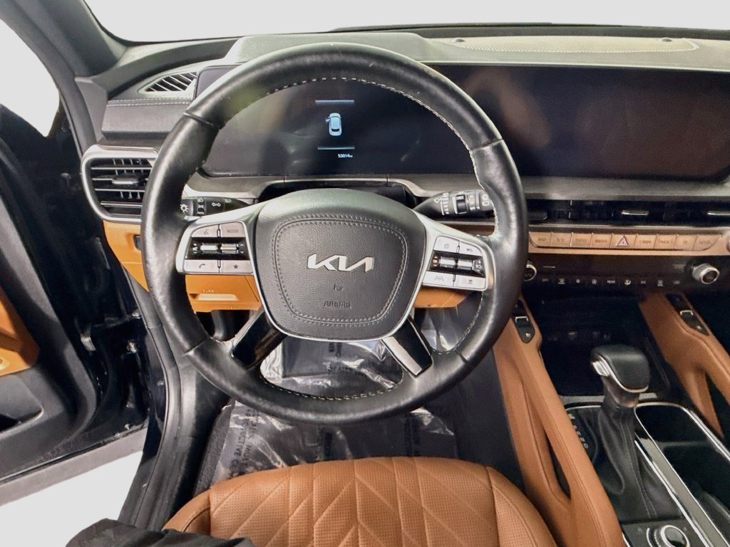 Used 2025 Ebony Black Kia EX X-Line image 9