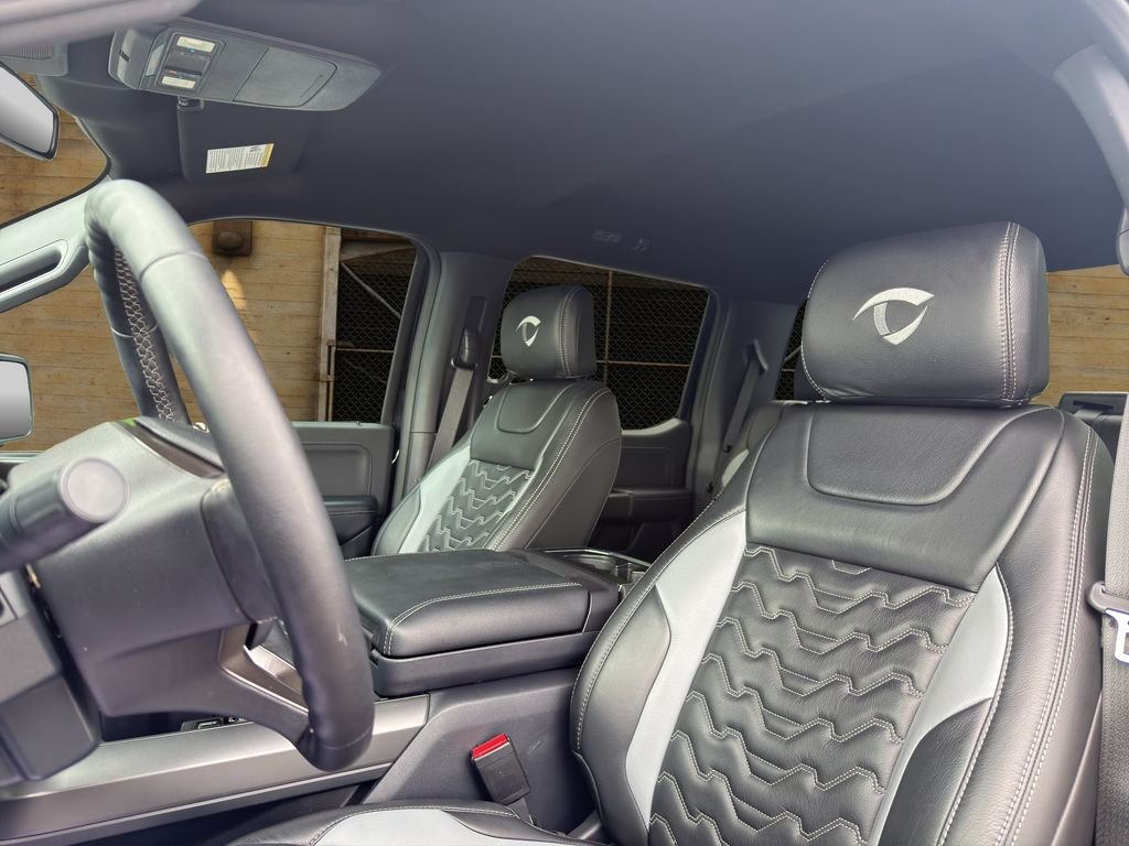 Used 2024 Agate Black Metallic Ford XLT image 8