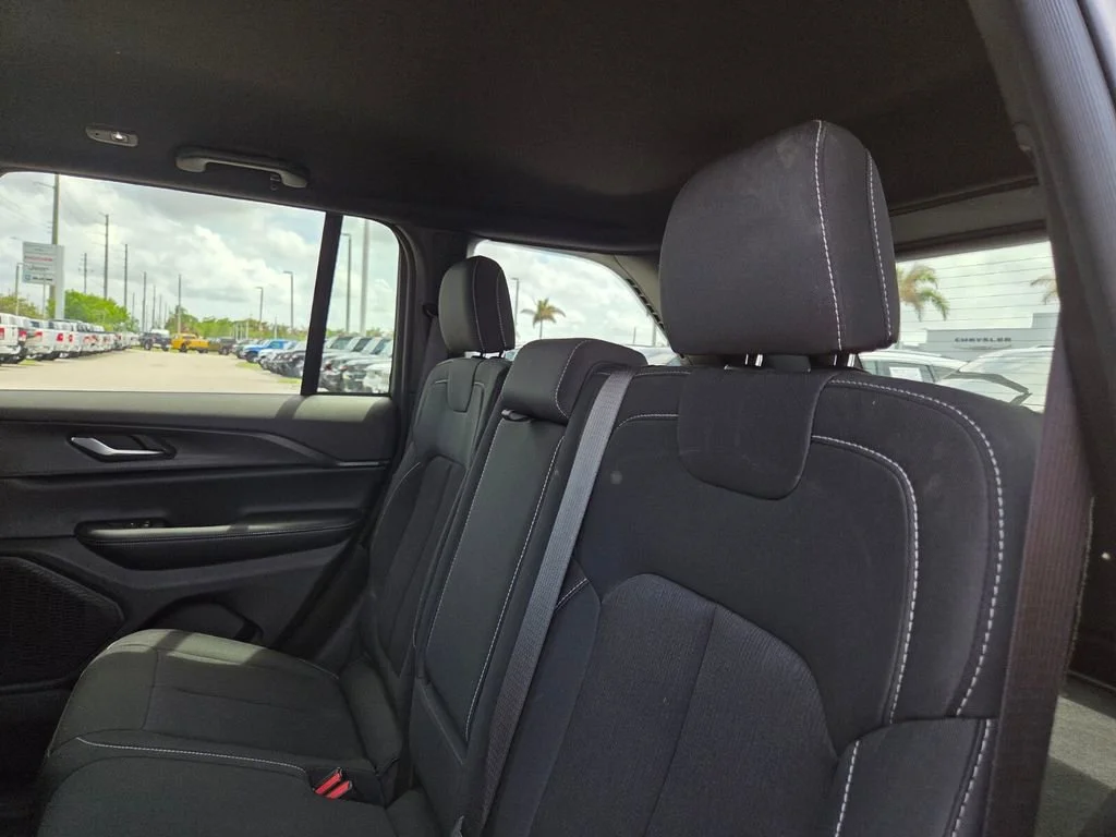 Certified Used 2024 Velvet Red Pearlcoat Jeep Laredo image 17