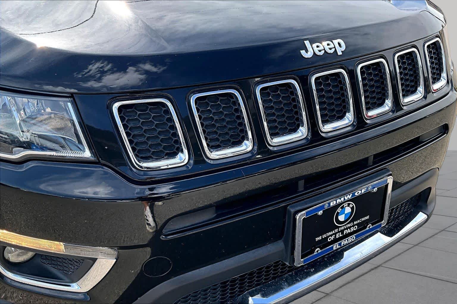 Used 2019 Diamond Black Crystal Pearlcoat Jeep Limited image 28