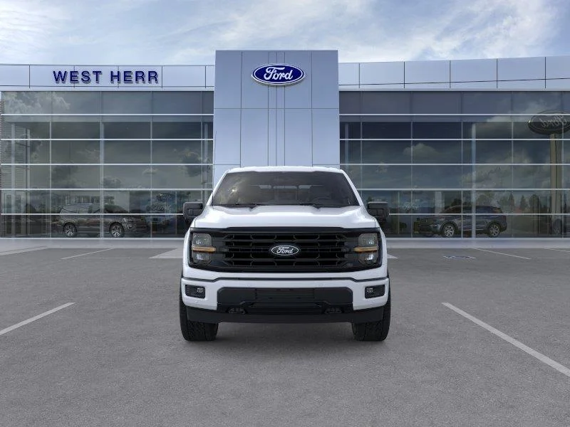 New 2026 Oxford White Ford XLT image 7