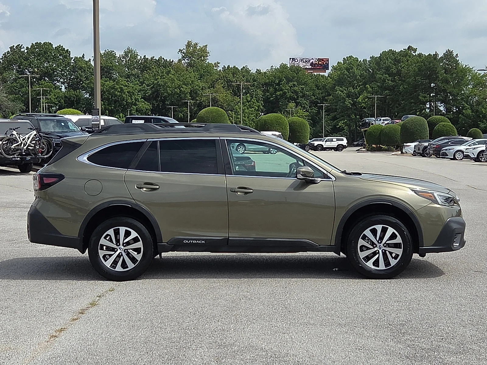 Used 2020 Autumn Green Metallic Subaru Premium image 6