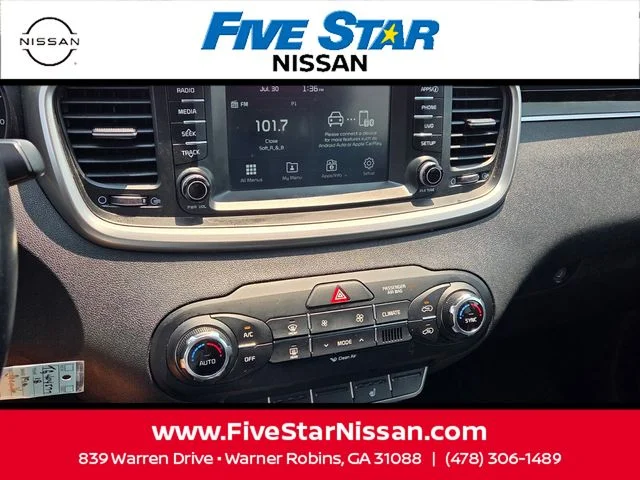 Used 2018 Silver Kia LX image 20