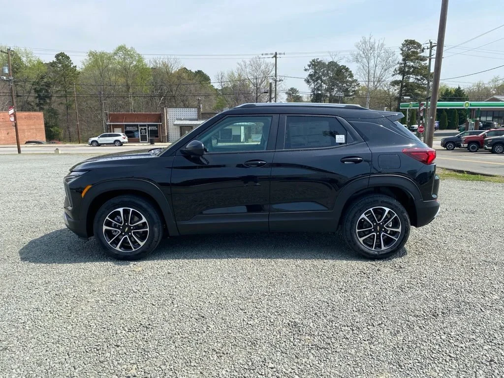 New 2026 Mosaic Black Metallic Chevrolet LT image 6