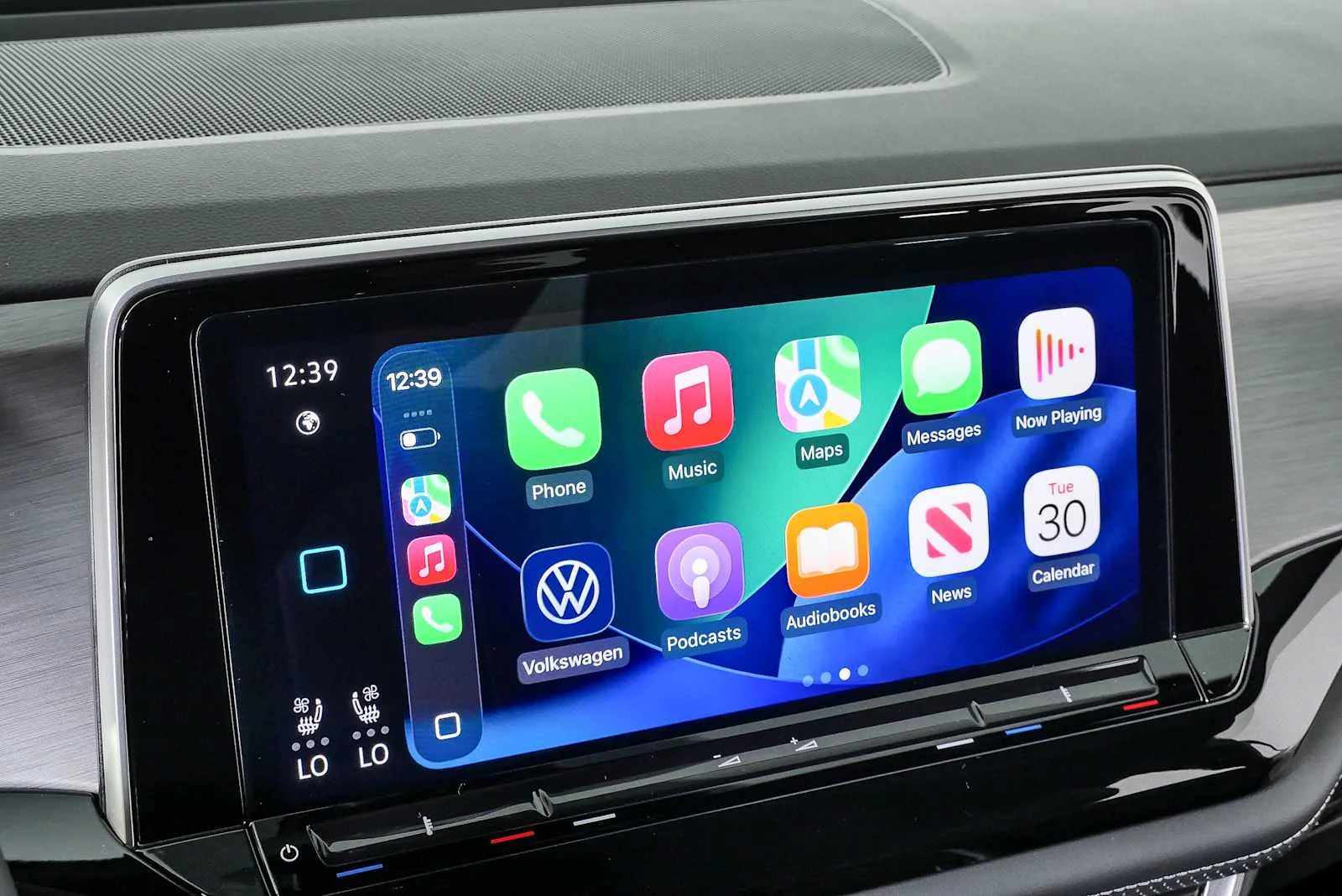 New 2026 Deep Black Pearl Volkswagen 2.0T SE image 14