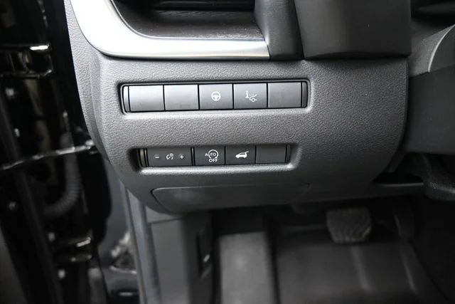 Used 2023 Black Nissan Platinum image 23
