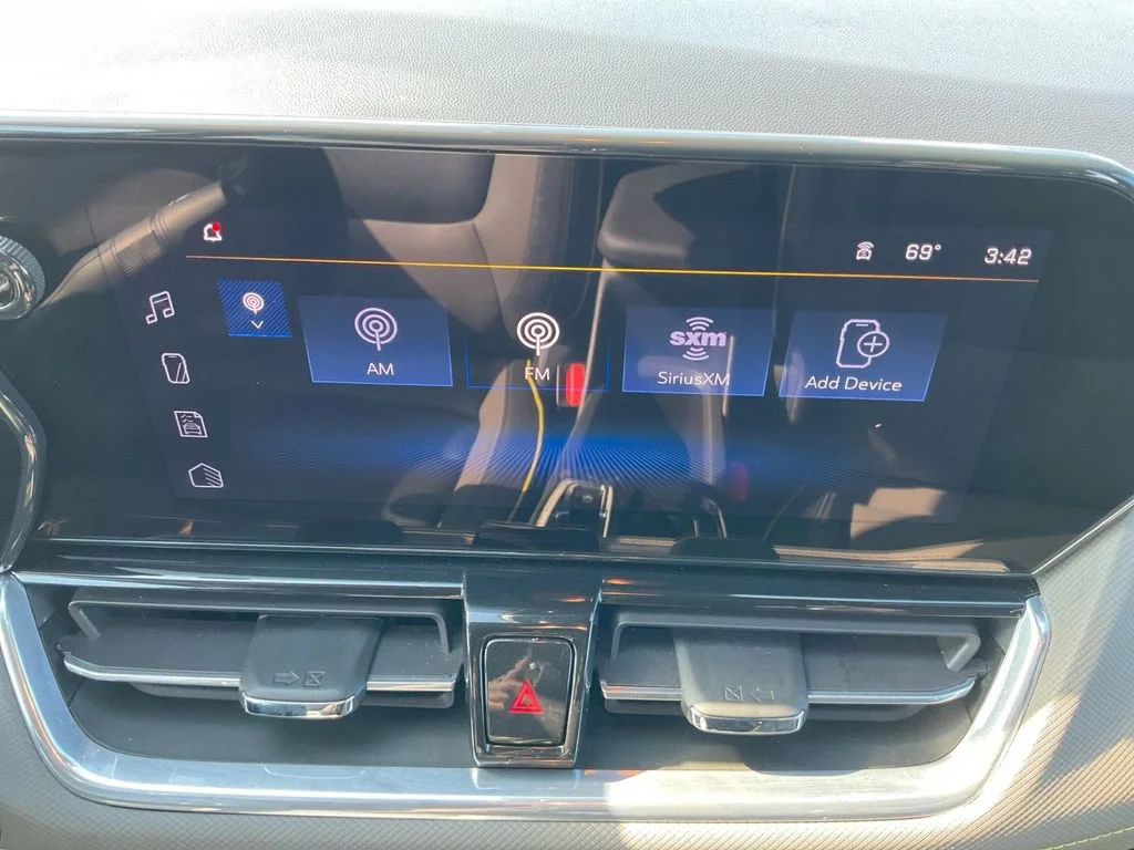 Used 2024 Summit White Chevrolet ACTIV image 37