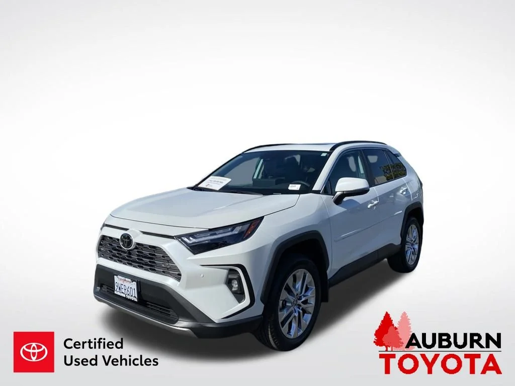 Certified Used 2025 Wind Chill Pearl Toyota Limited image 4