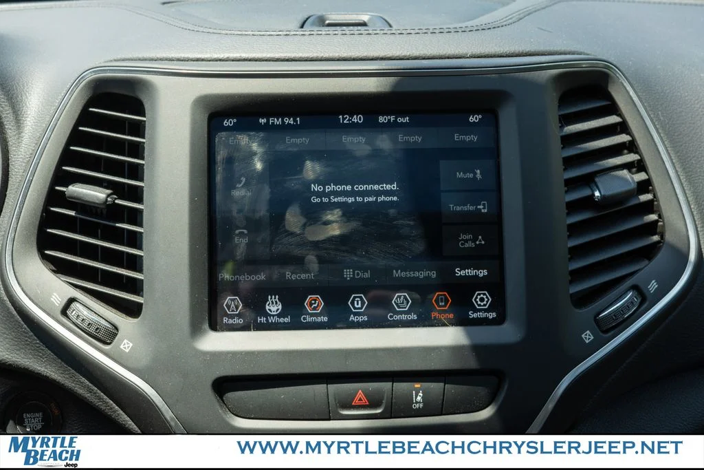 Certified Used 2022 Diamond Black Jeep Latitude Lux image 20