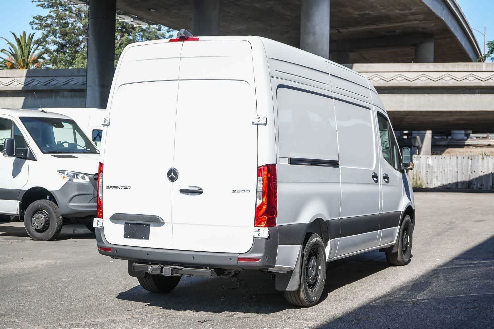 New 2026 Arctic White Mercedes-Benz Cargo 144WB High Roof RWD 2.0L I4 Diesel Turbo HO image 40