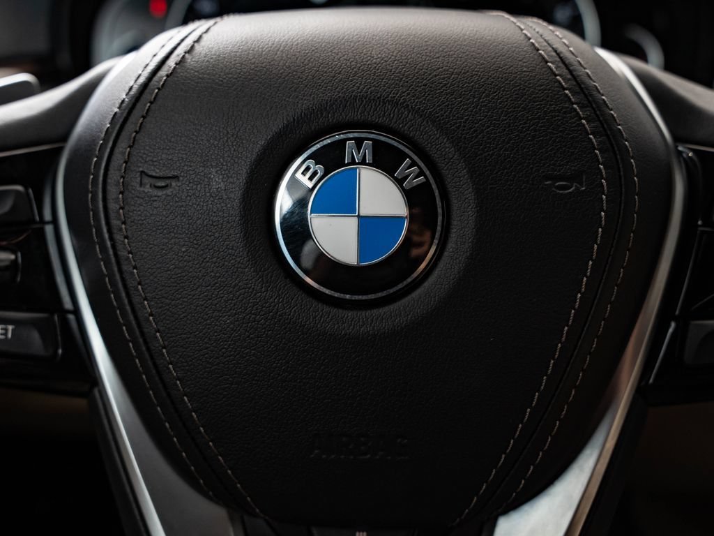 Used 2019 Jet Black BMW 540i image 29