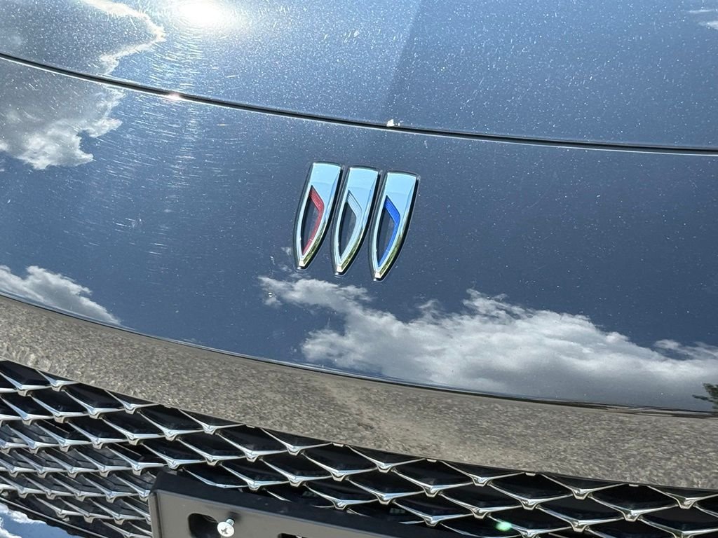 Used 2025 Black Buick Avenir image 5