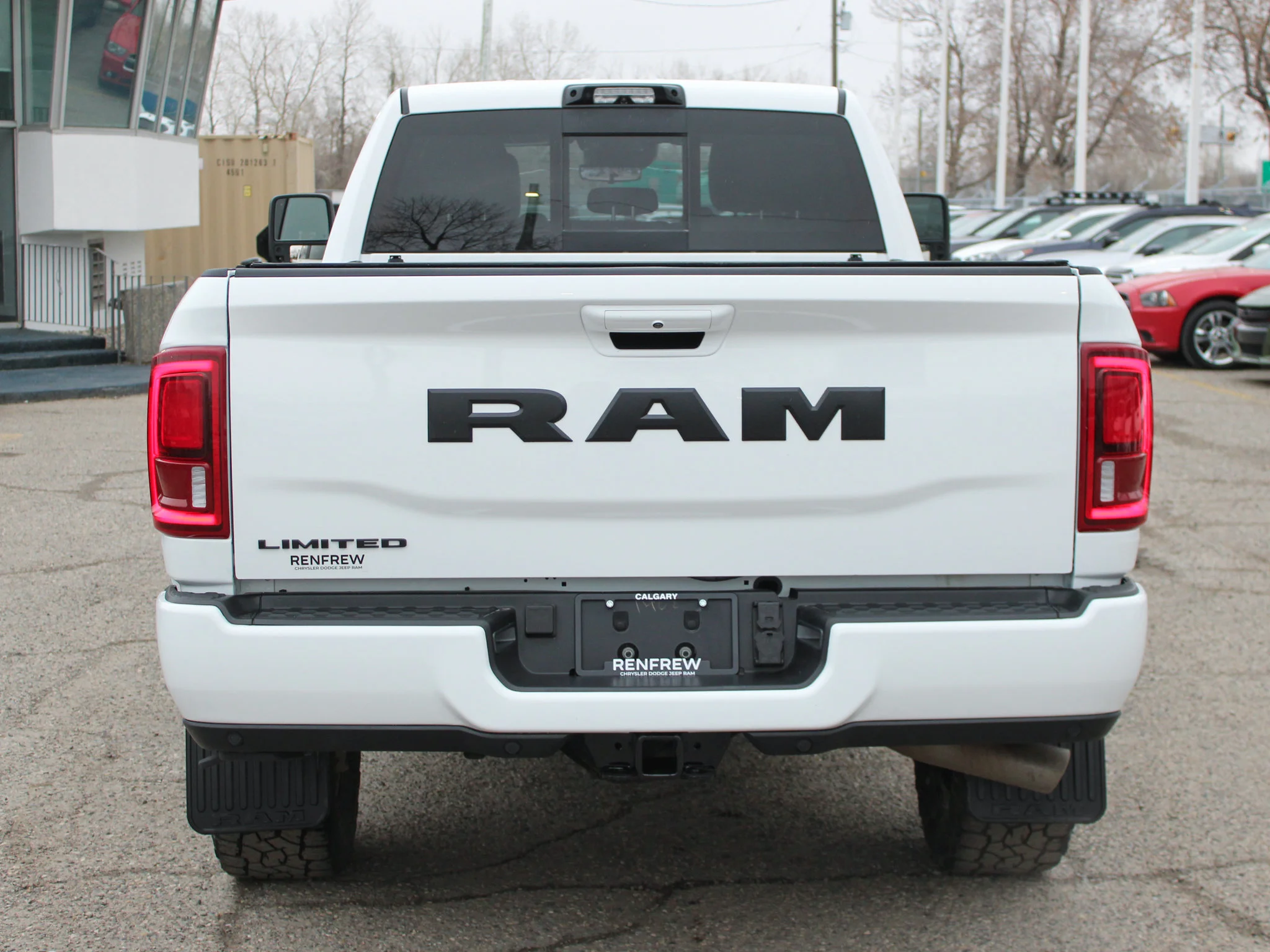 Certified Used 2025 White RAM Limited * Cummins Diesel | 5th Wheel & Gooseneck | Adaptive Cruise | Apple CarPlay | Tonneau Cover image 15