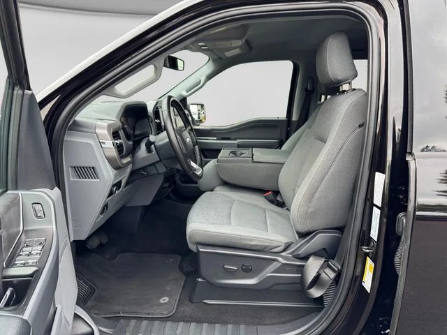 Used 2024 Agate Black Metallic Ford XLT image 10