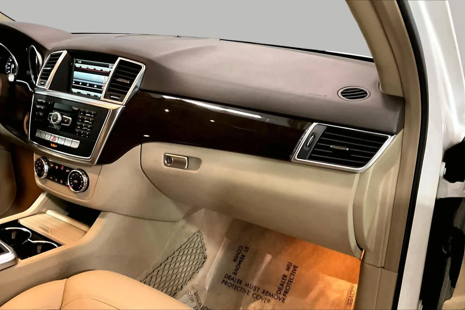 Used 2015 Polar White Mercedes-Benz ML 350 image 19