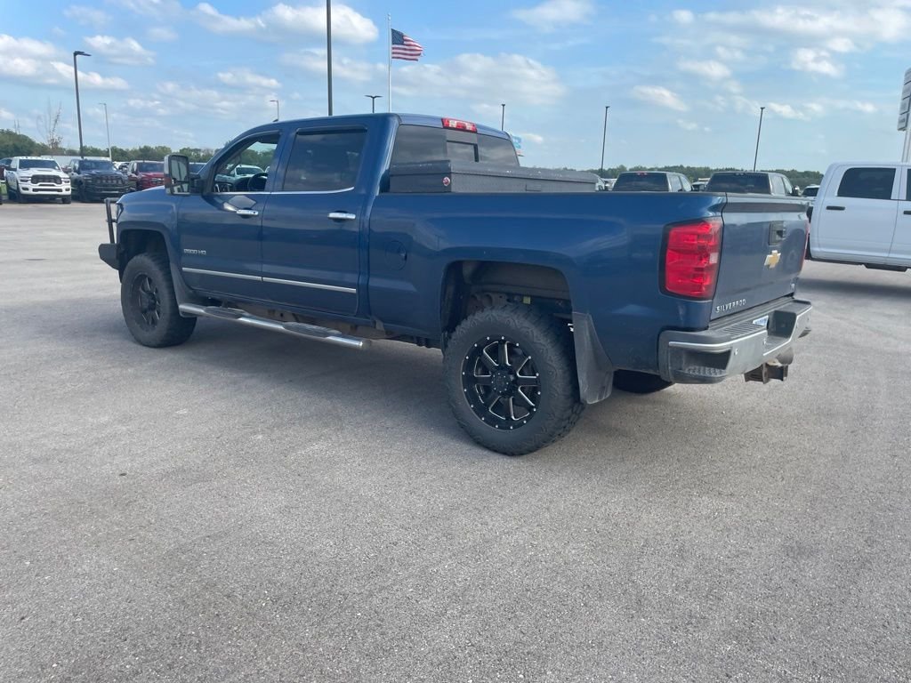 Used 2015 Blue Chevrolet LTZ image 3