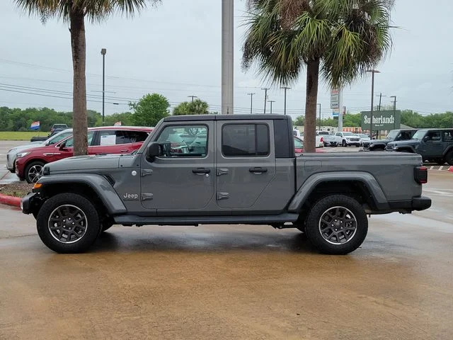 Used 2022 Gray Jeep Overland image 4
