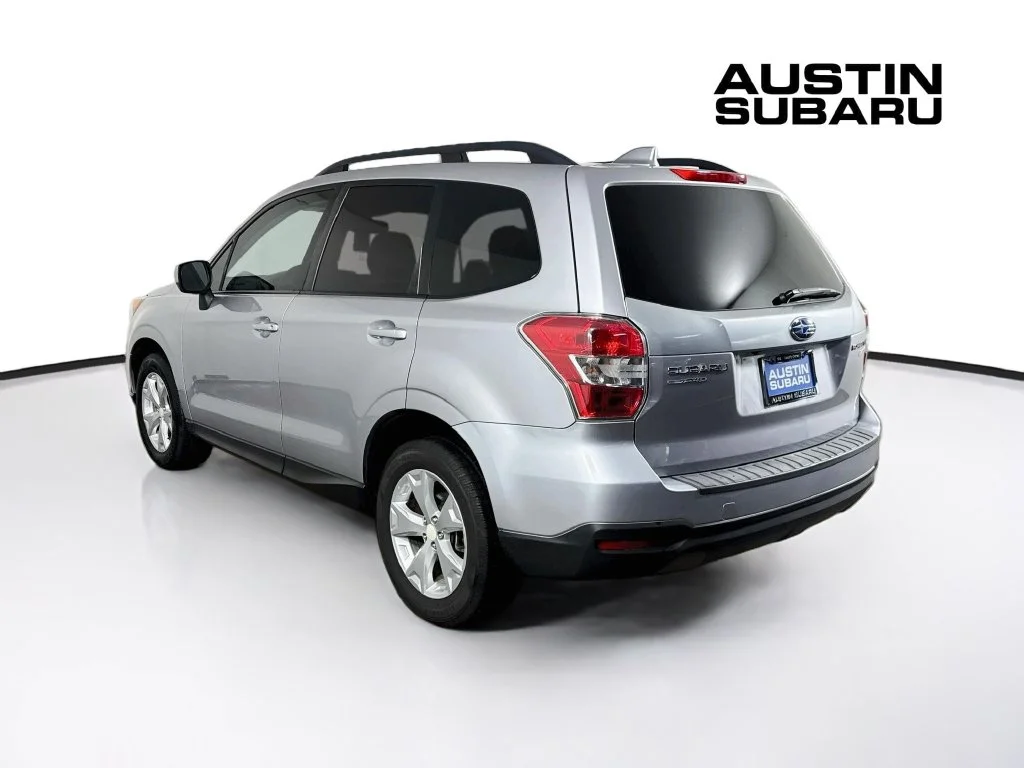 Used 2016 Silver Subaru 2.5i Premium image 5