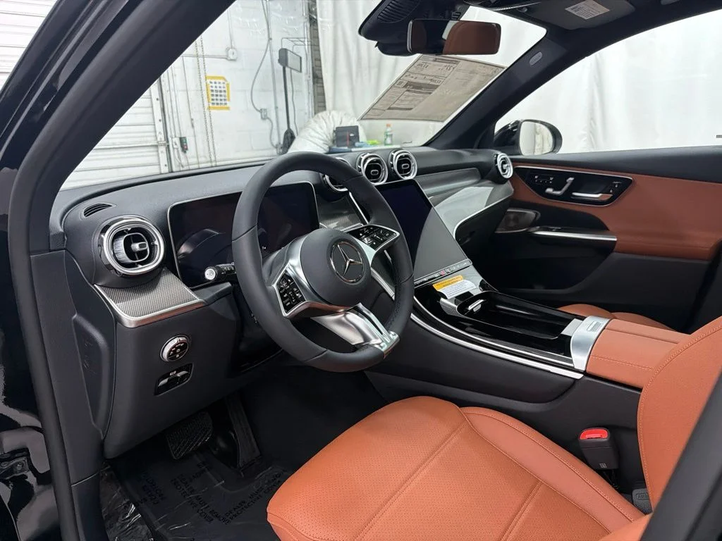 New 2027 Black Mercedes-Benz GLC 300 image 13
