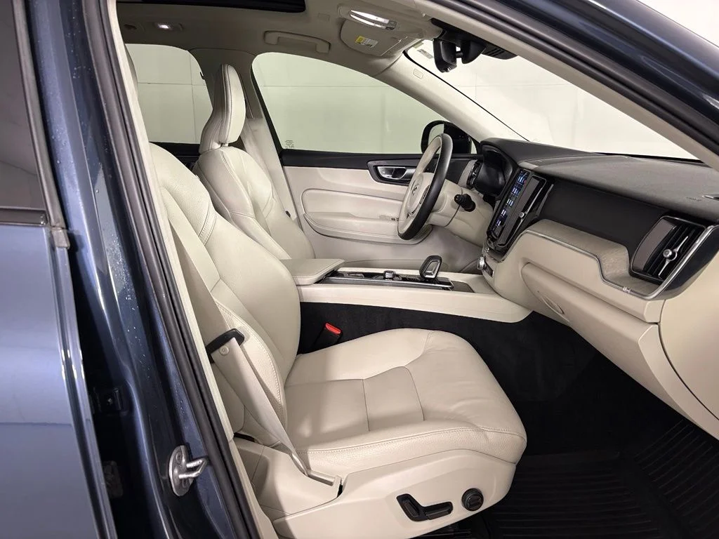 Used 2023 Denim Blue Metallic Volvo Plus image 42