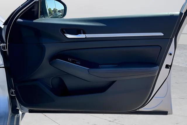 2024 Nissan Altima SR - Photo 26