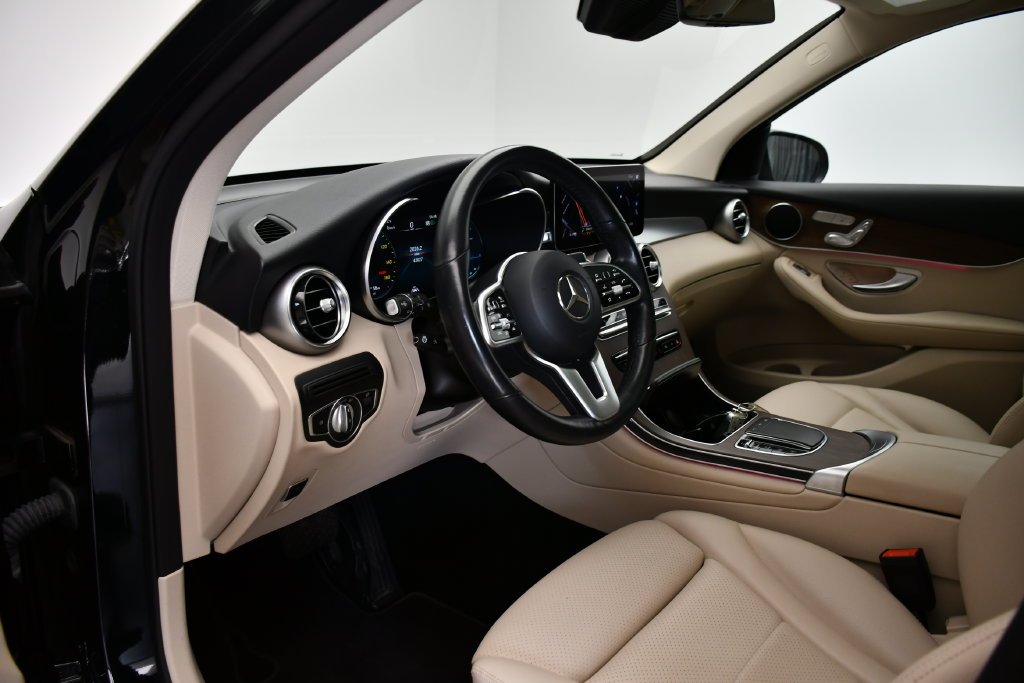 Certified Used 2022 Black Mercedes-Benz GLC 300 image 39