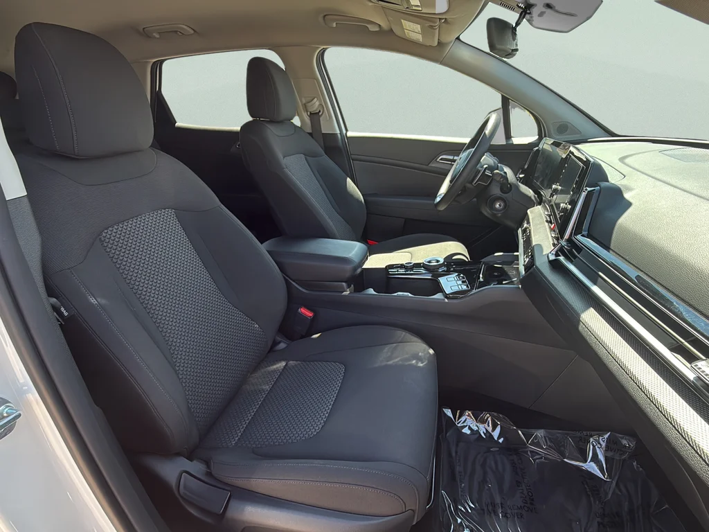 Used 2023 Snow White Pearl Kia LX image 20
