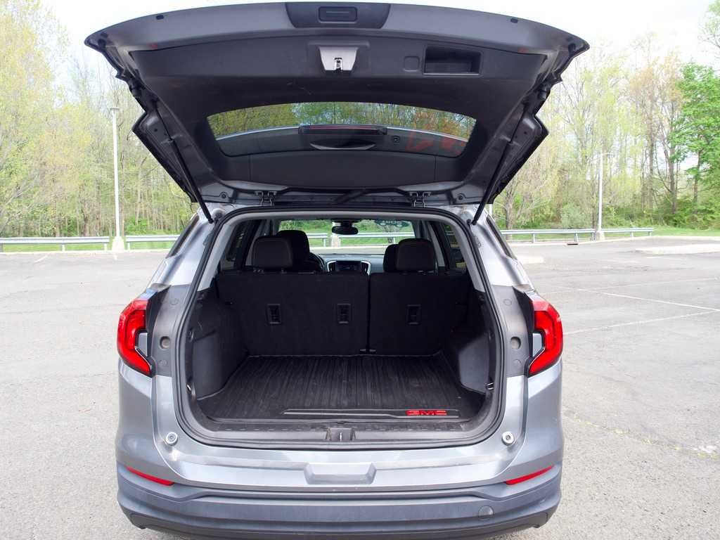 Used 2021 Satin Steel Metallic GMC SLE image 30