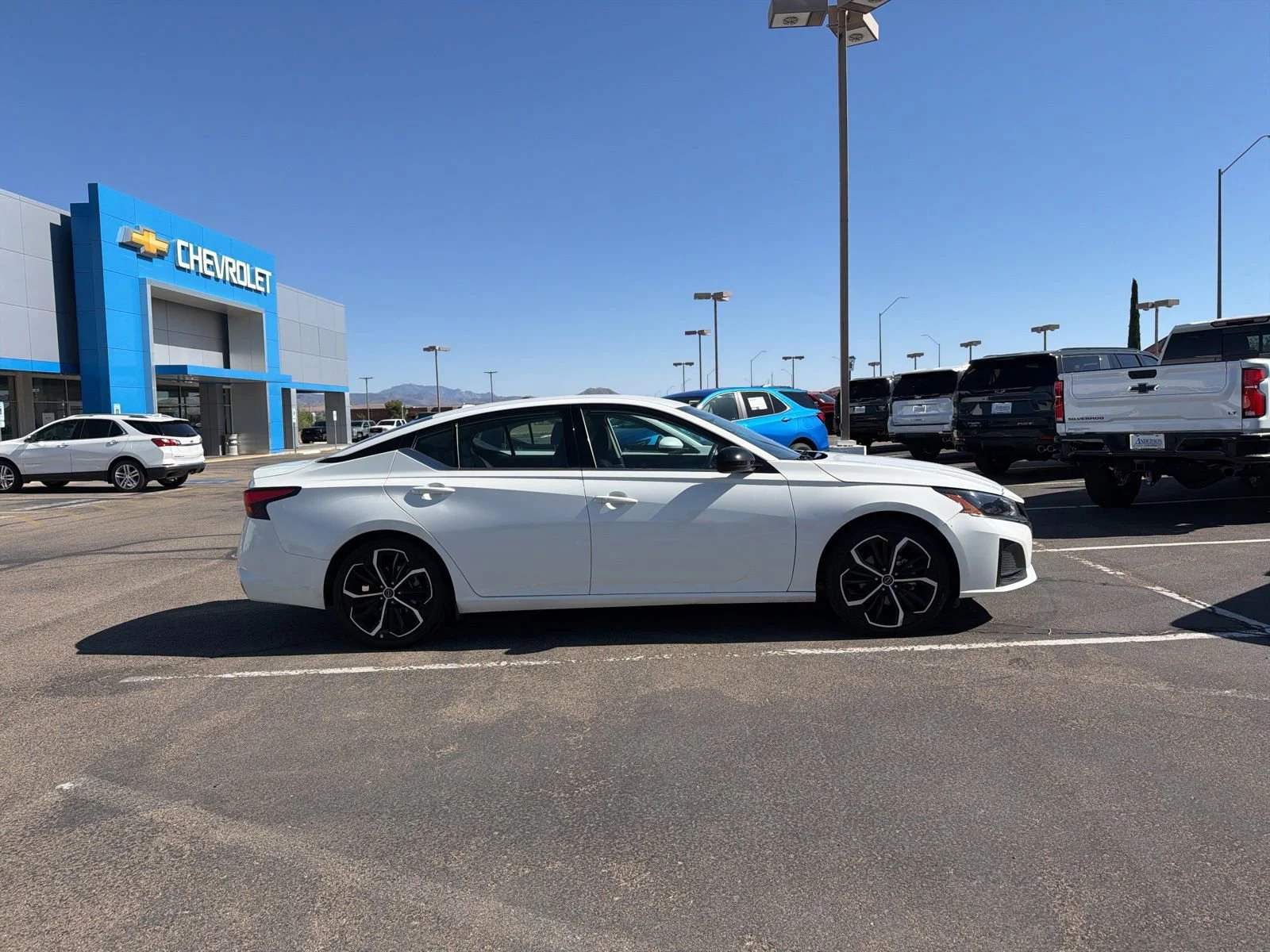 2024 Nissan Altima SR - Photo 11