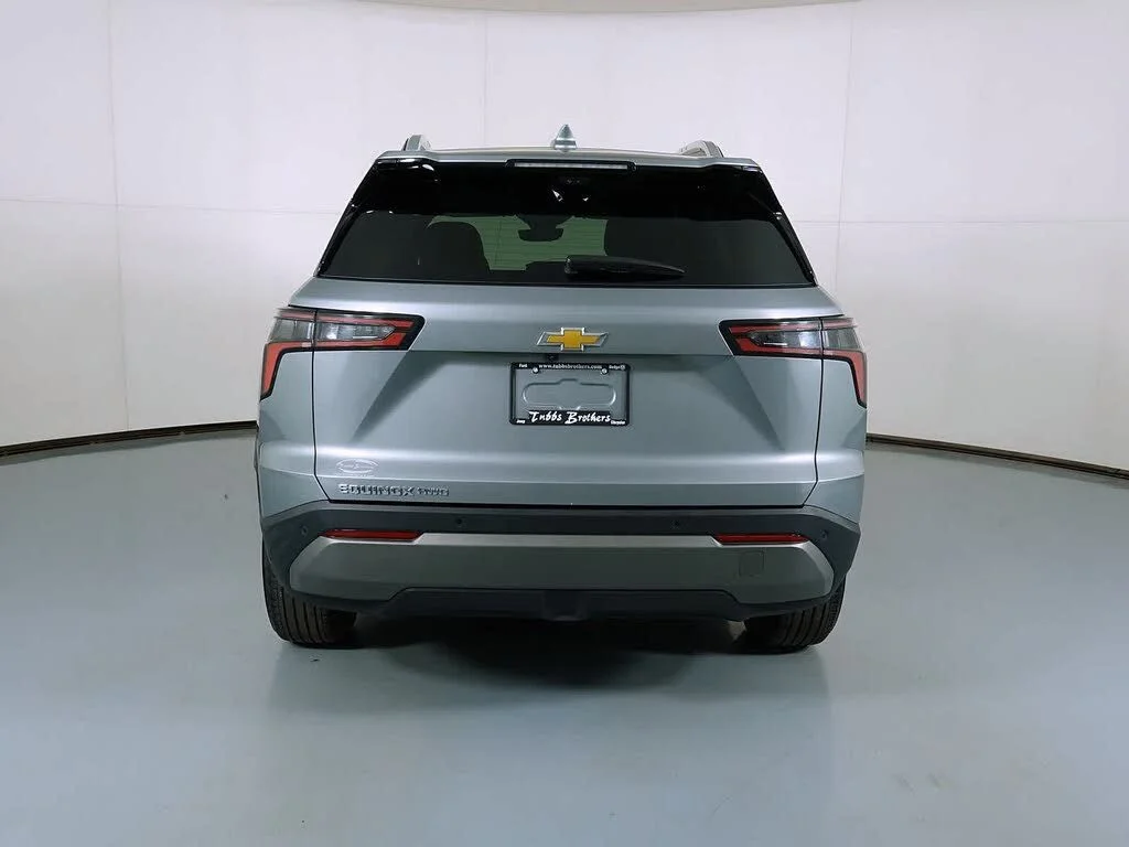 Used 2025 Gray Chevrolet LT image 4