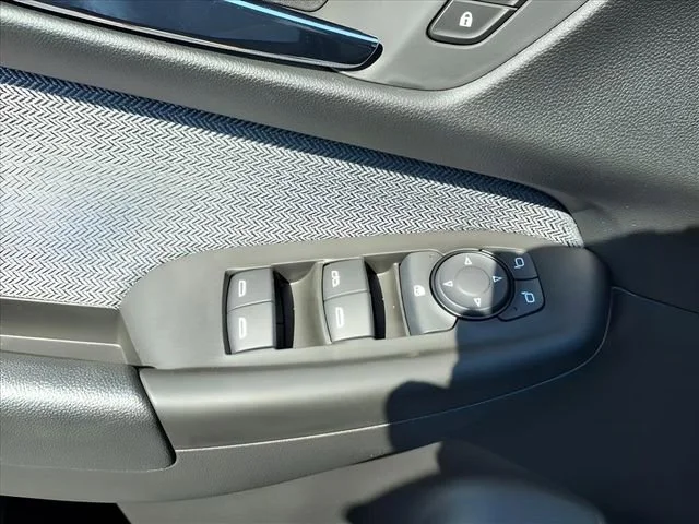 New 2026 Summit White Chevrolet LT image 19
